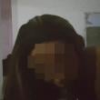 
Fazendo o que ela ama , ch...